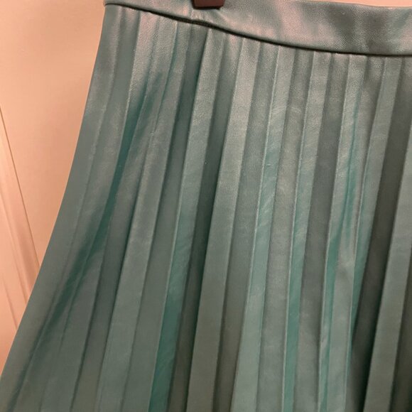 J. Crew Green Pleated Skirt - Picture 2 of 4